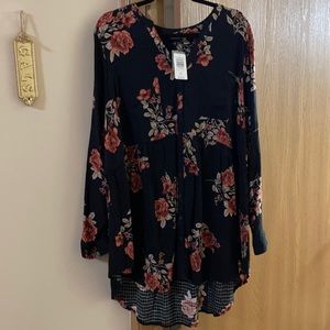 Torrid long sleeve floral cuffed blouse